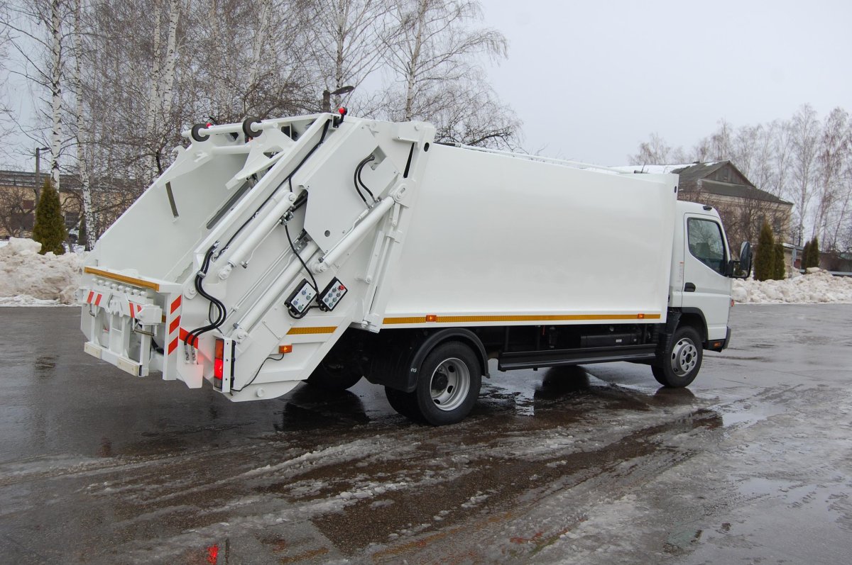 Мусоровоз Джак с задней загрузкой