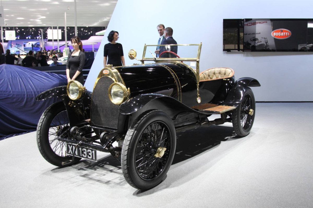 Bugatti Black Bess Moto