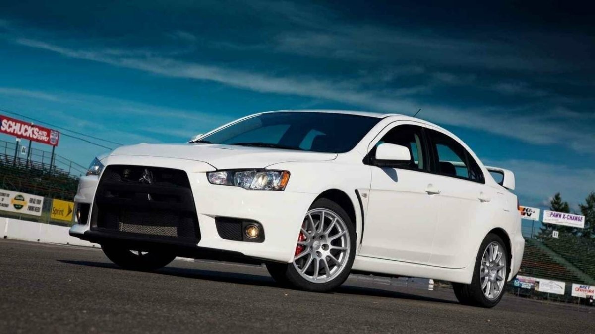 Митсубиси Лансер 10