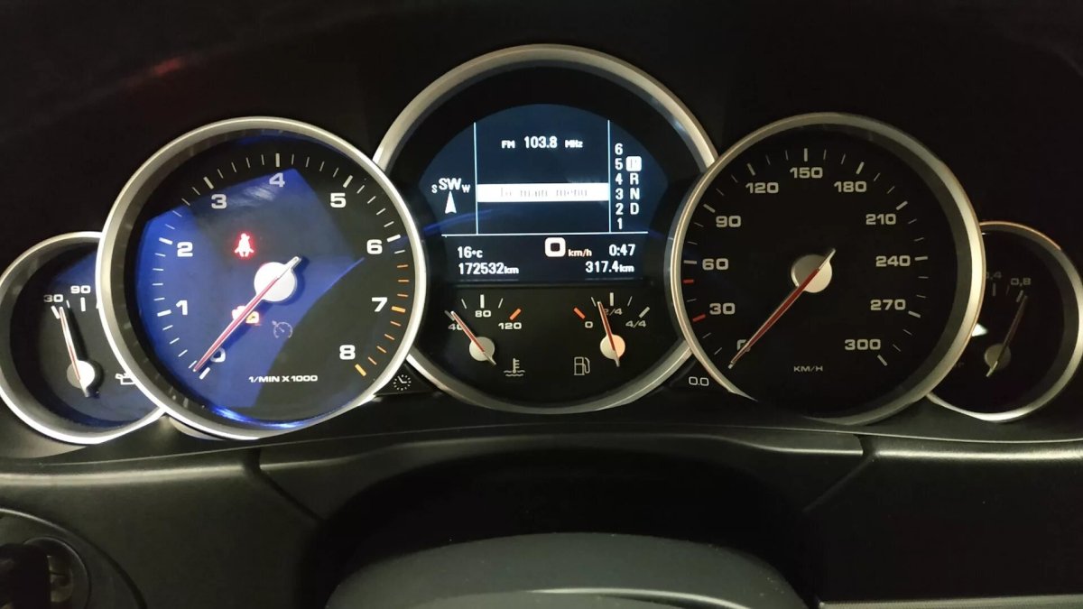 Приборка Порше Кайен 957