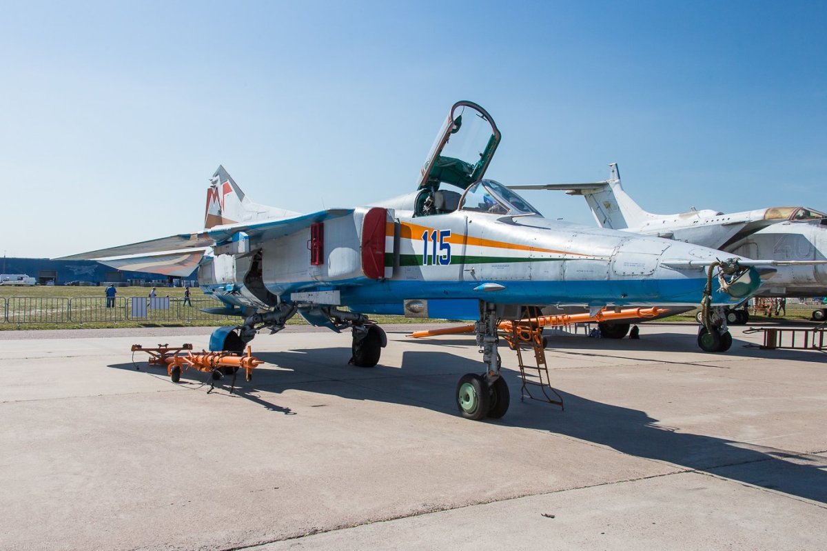 Штурмовик миг 27