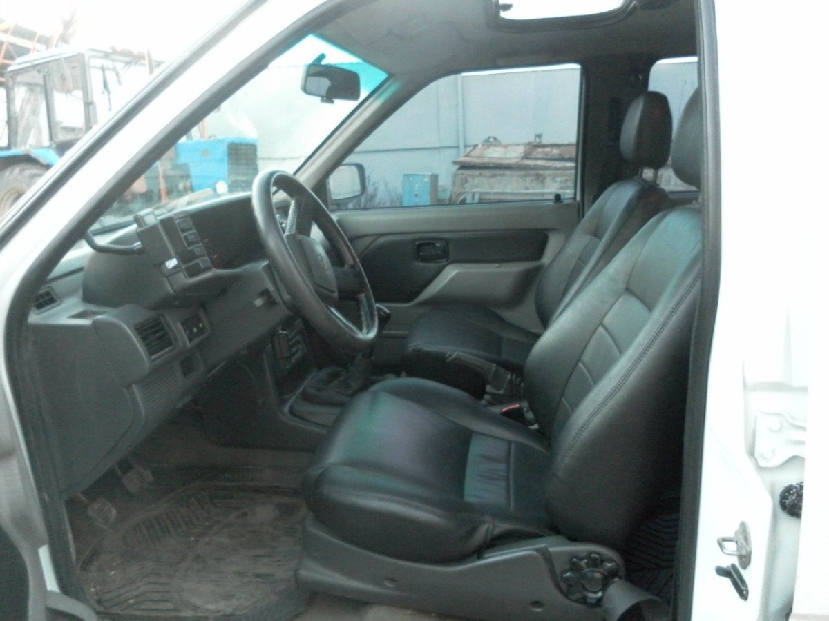 Opel Frontera Sport b салон