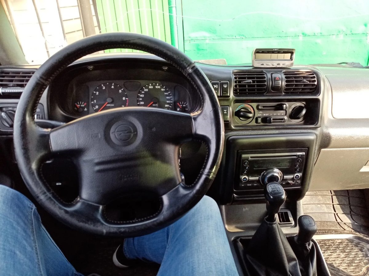 2din магнитола Opel Frontera b