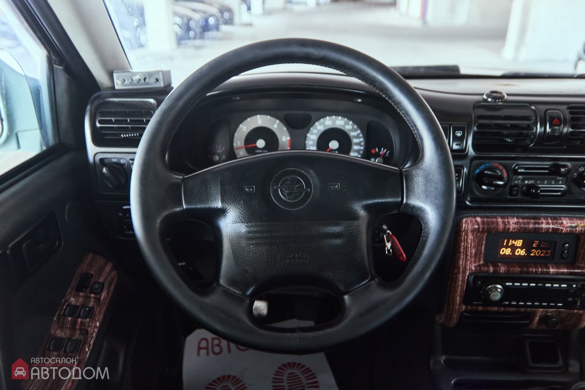 Опель Фронтера колесная база