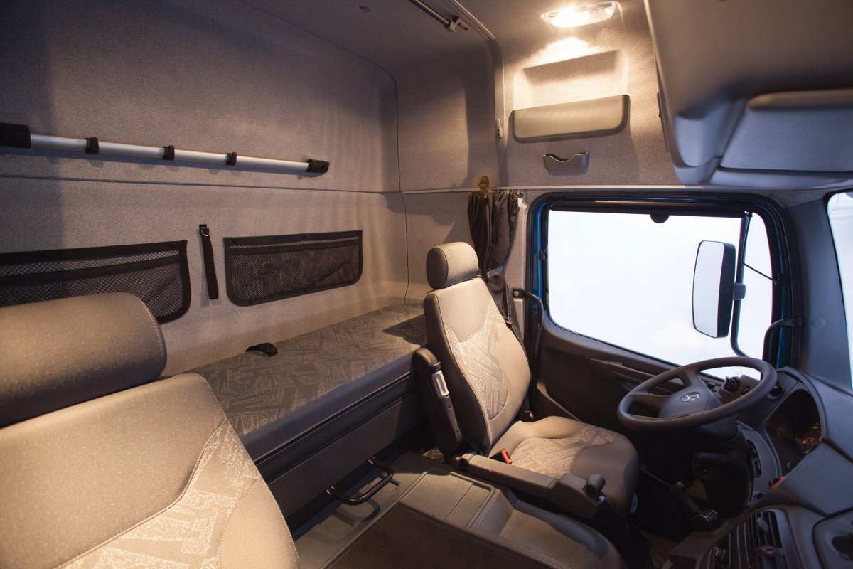 Mercedes Atego 815 салон