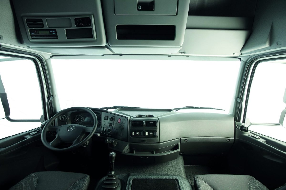 Mercedes Atego 2021 салон