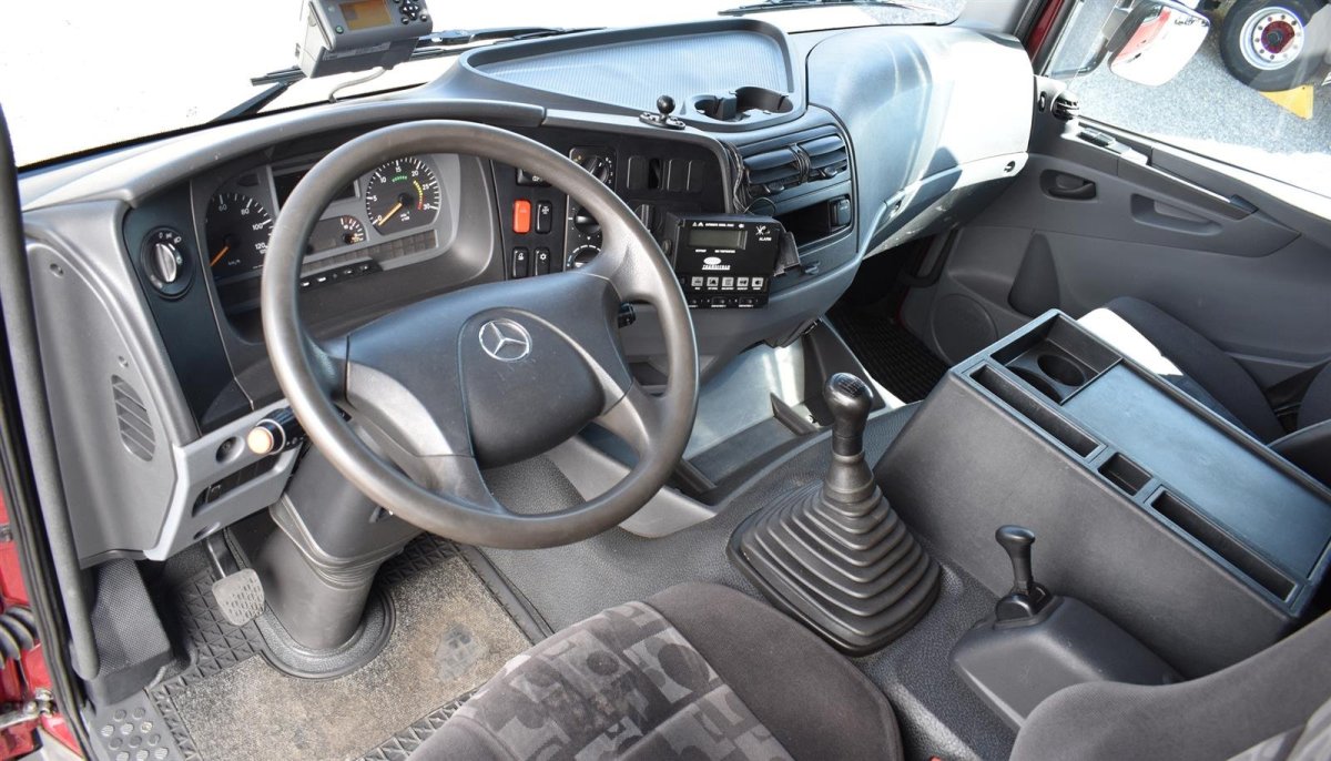 Кабина Мерседес Атего