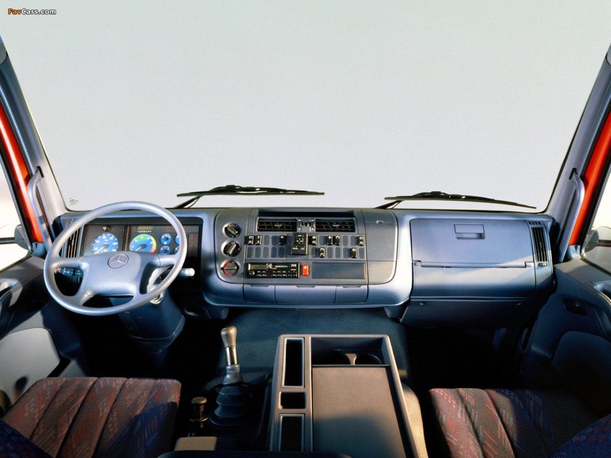 Мерседес Атего 815 салон