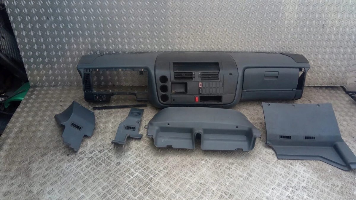 Mercedes s приборная консоль