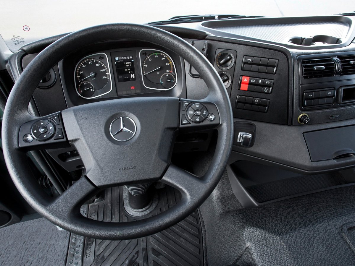 Mercedes-Benz- Atego-815 салон