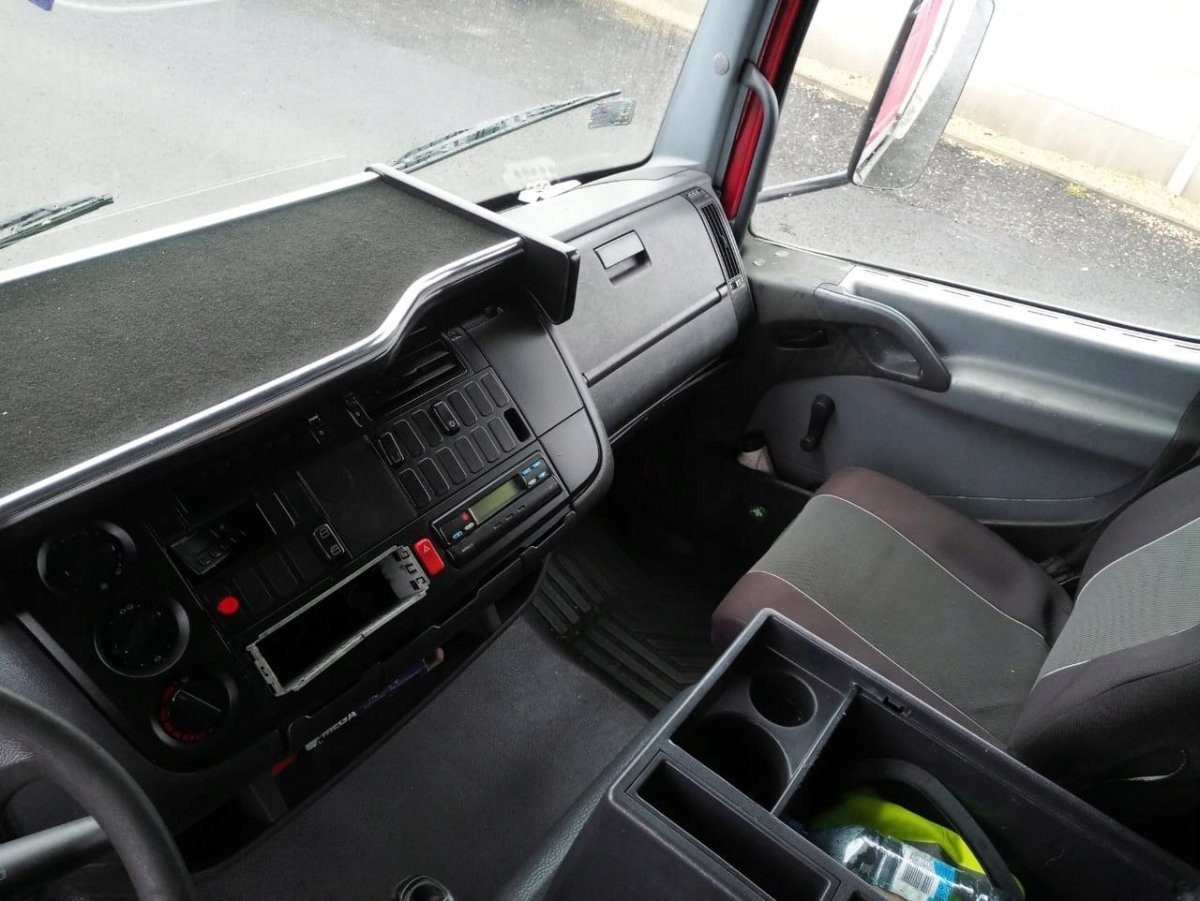 Mercedes Atego 815 пол кабины