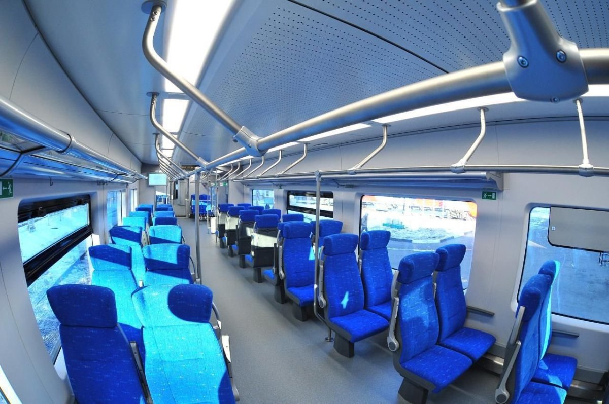 Комфорт поезд Ласточка 820