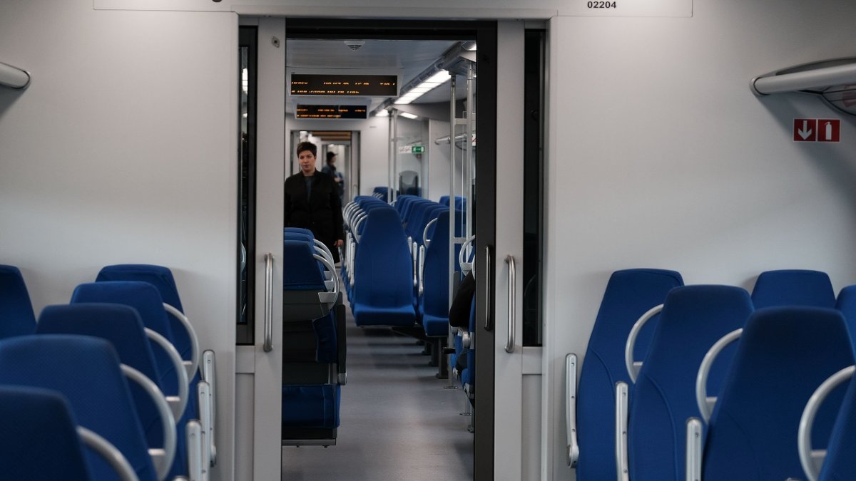 Поезд «Ласточка» 718а