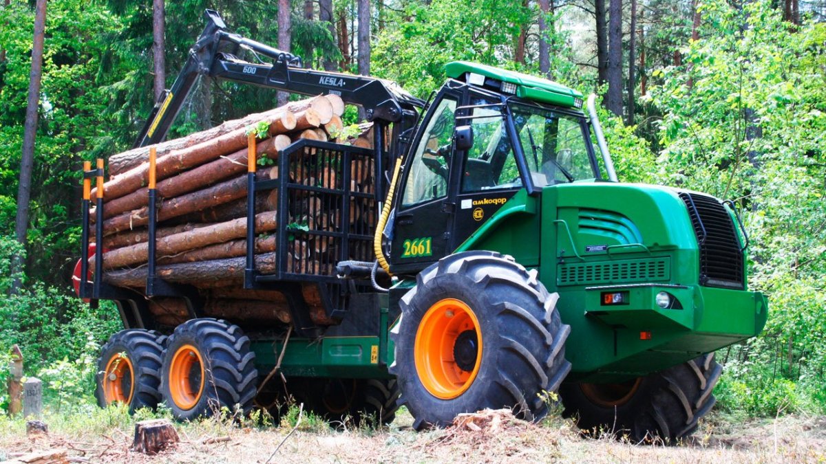 Форвардер Амкодор 2661