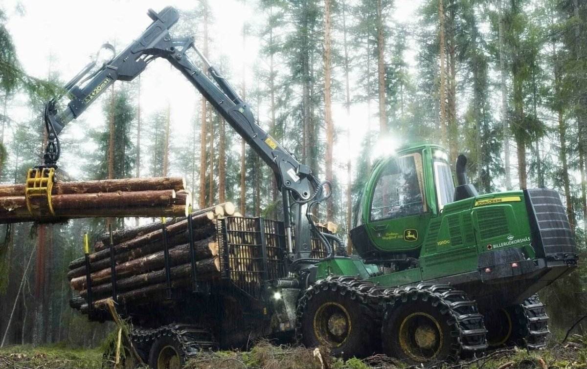 Форвардер John Deere 1510g