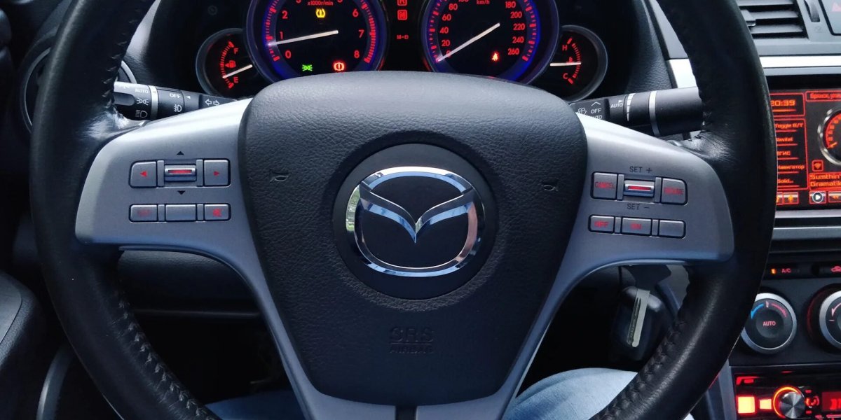 Кнопки руля Mazda 6 GH