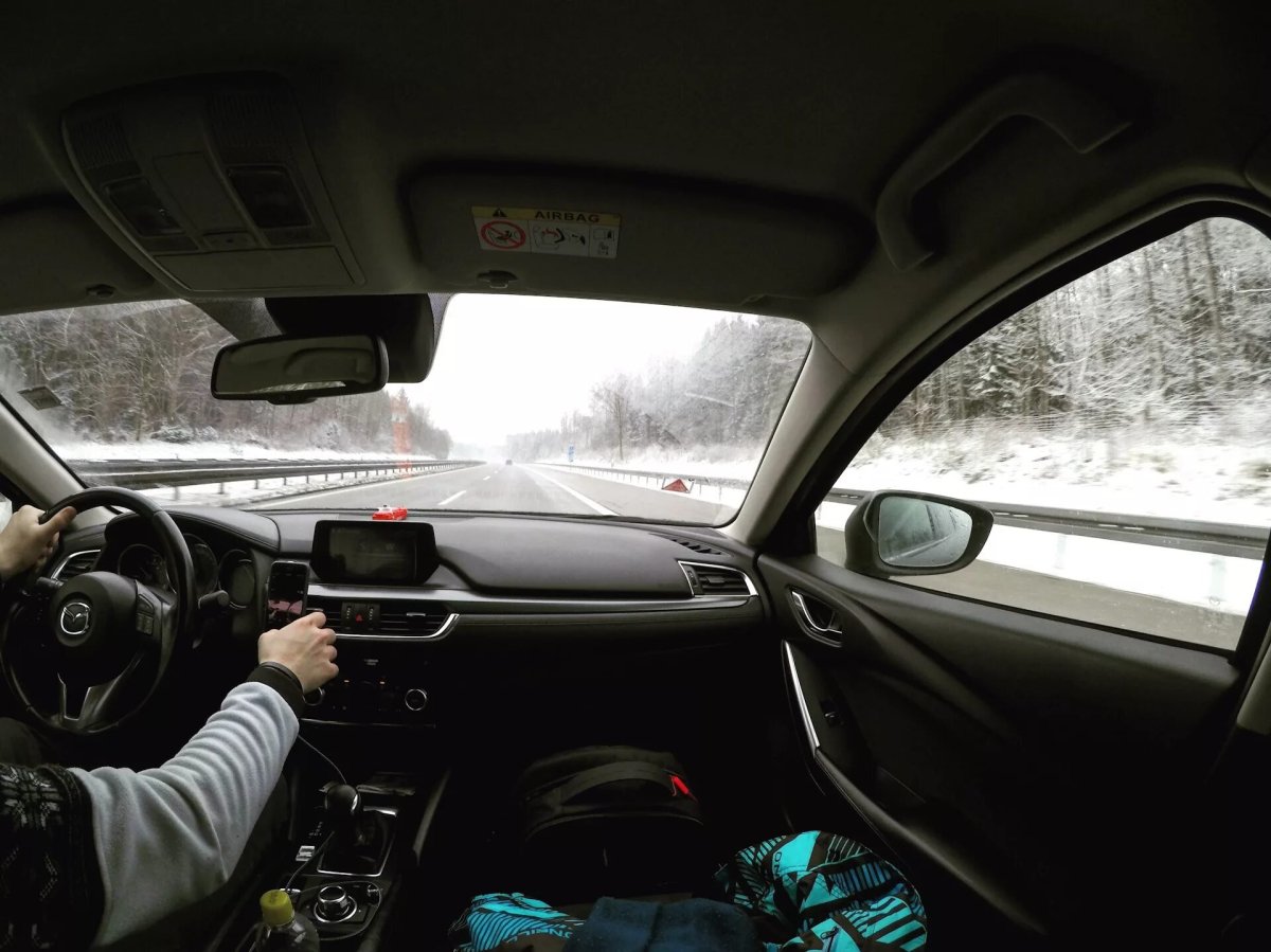 За рулем Мазда 6 зима