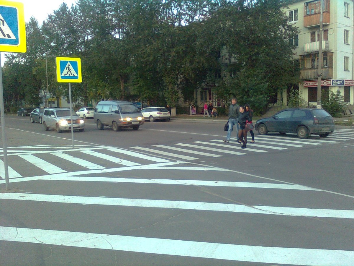 Разметка дороги островок безопасности