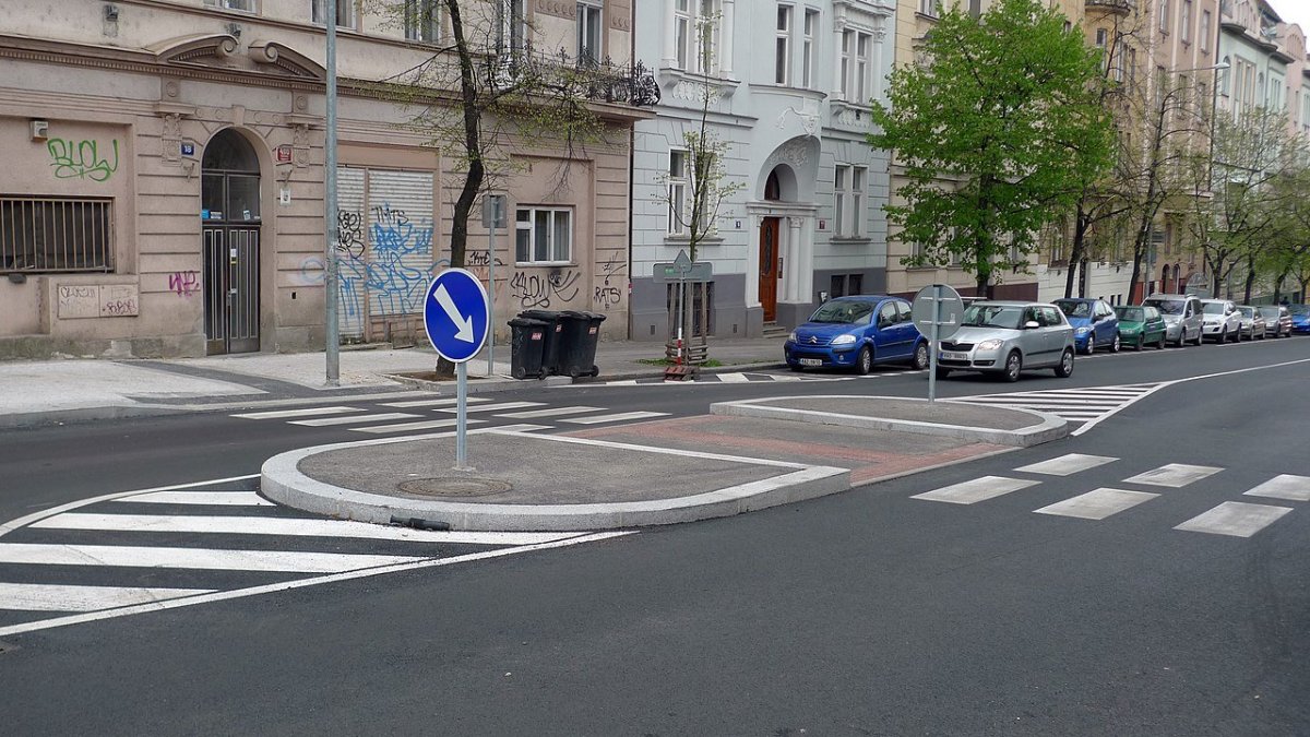 Островок безопасности фото