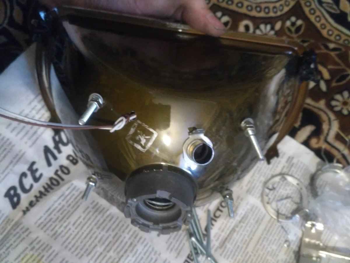 Рассверлить отражатель в фаре