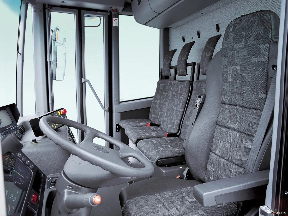 Mercedes Econic тягач салон