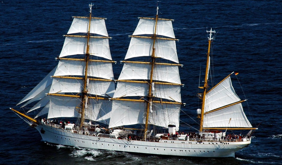 Трехмачтовый парусник Барк