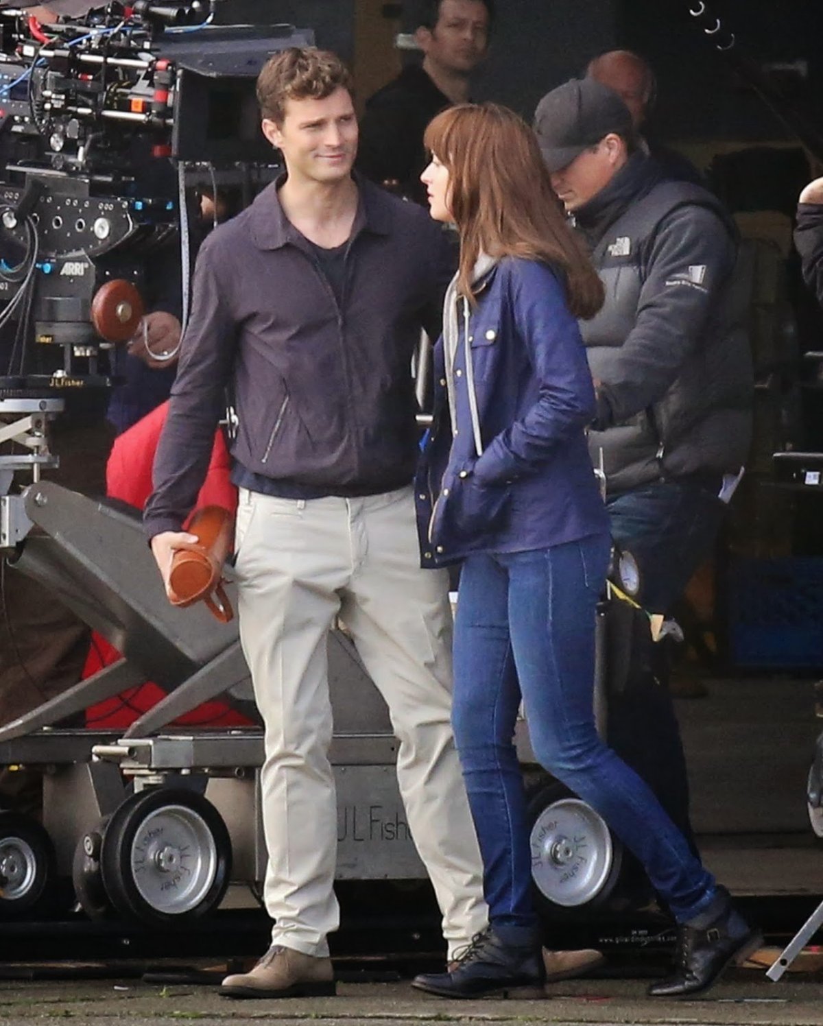 Джейми Дорнан с женой Дакотой Джонсон