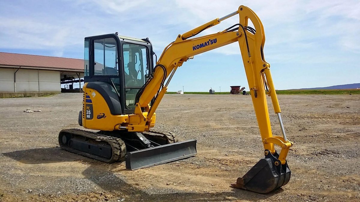 Komatsu экскаватор pc35mr-2