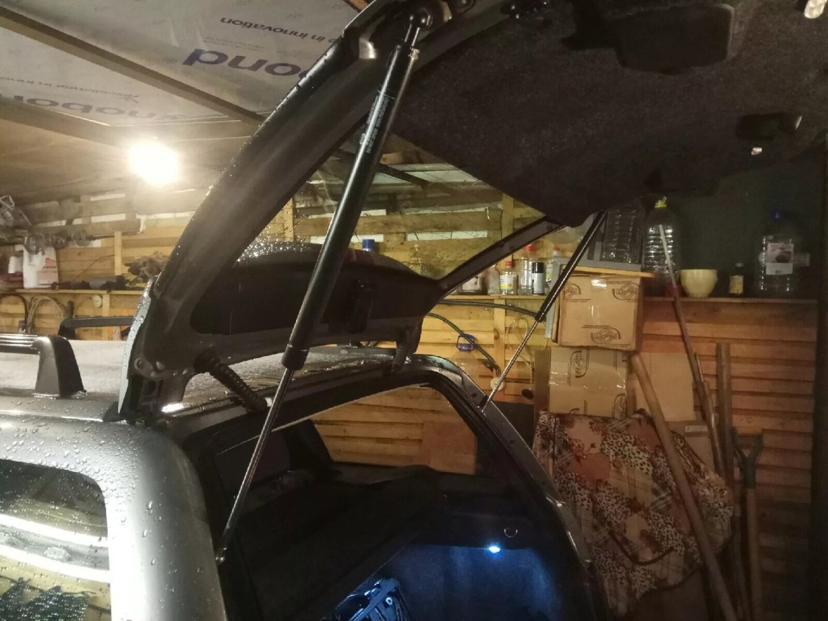 Газовый упор ВАЗ 2111