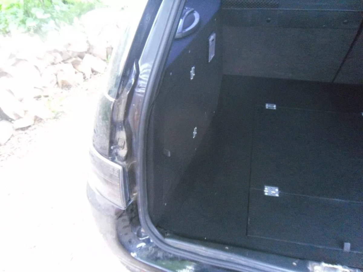 Задняя обшивка багажника ВАЗ 2111