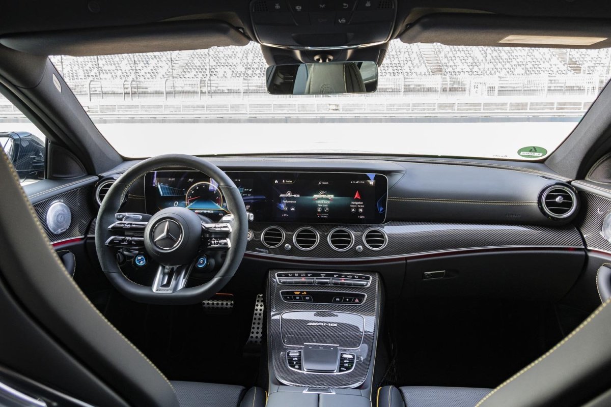 Мерседес AMG e95 фото салона