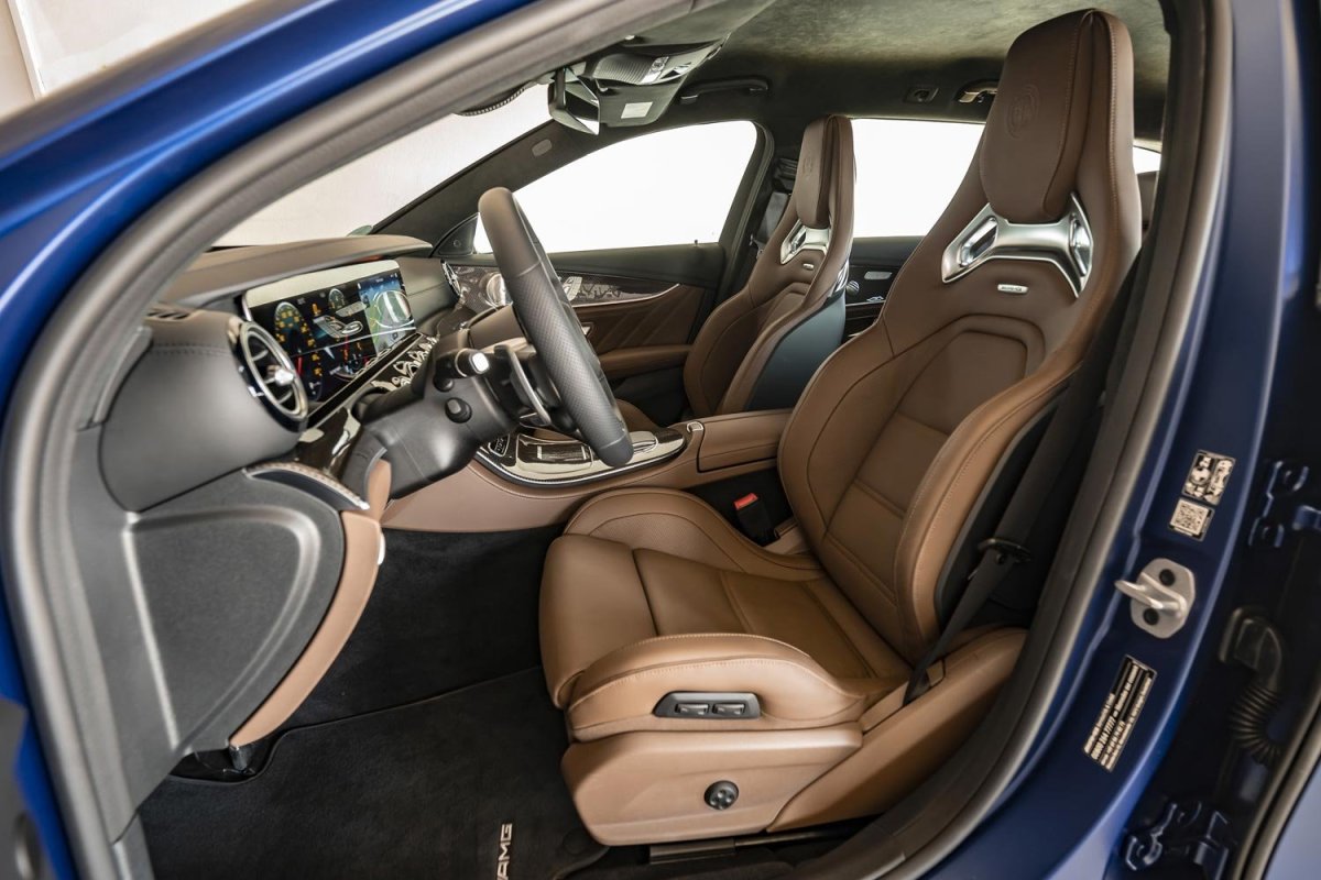 Mercedes e63 универсал 2021 салон