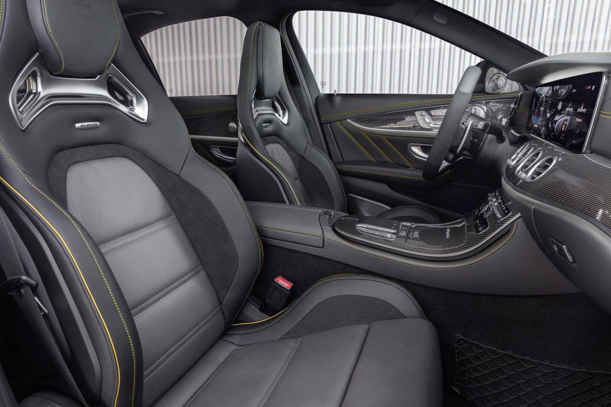 Мерседес е63 АМГ салон