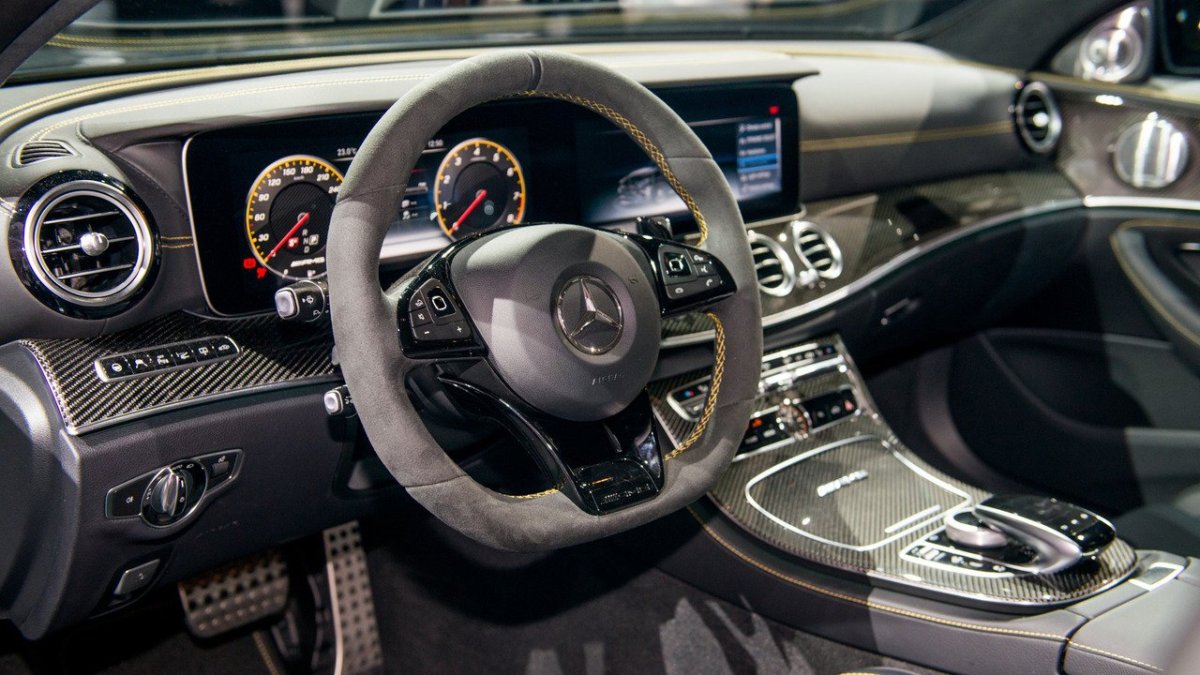 E63 AMG салон