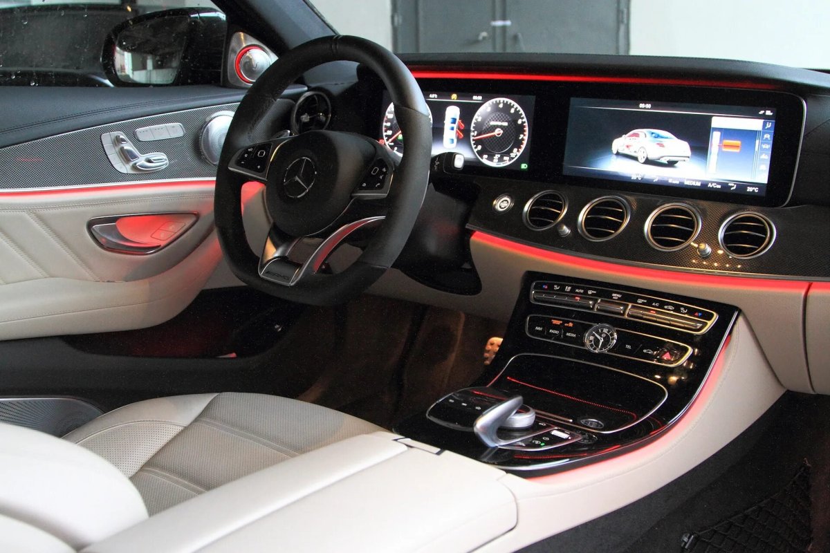 Мерседес е43 АМГ салон