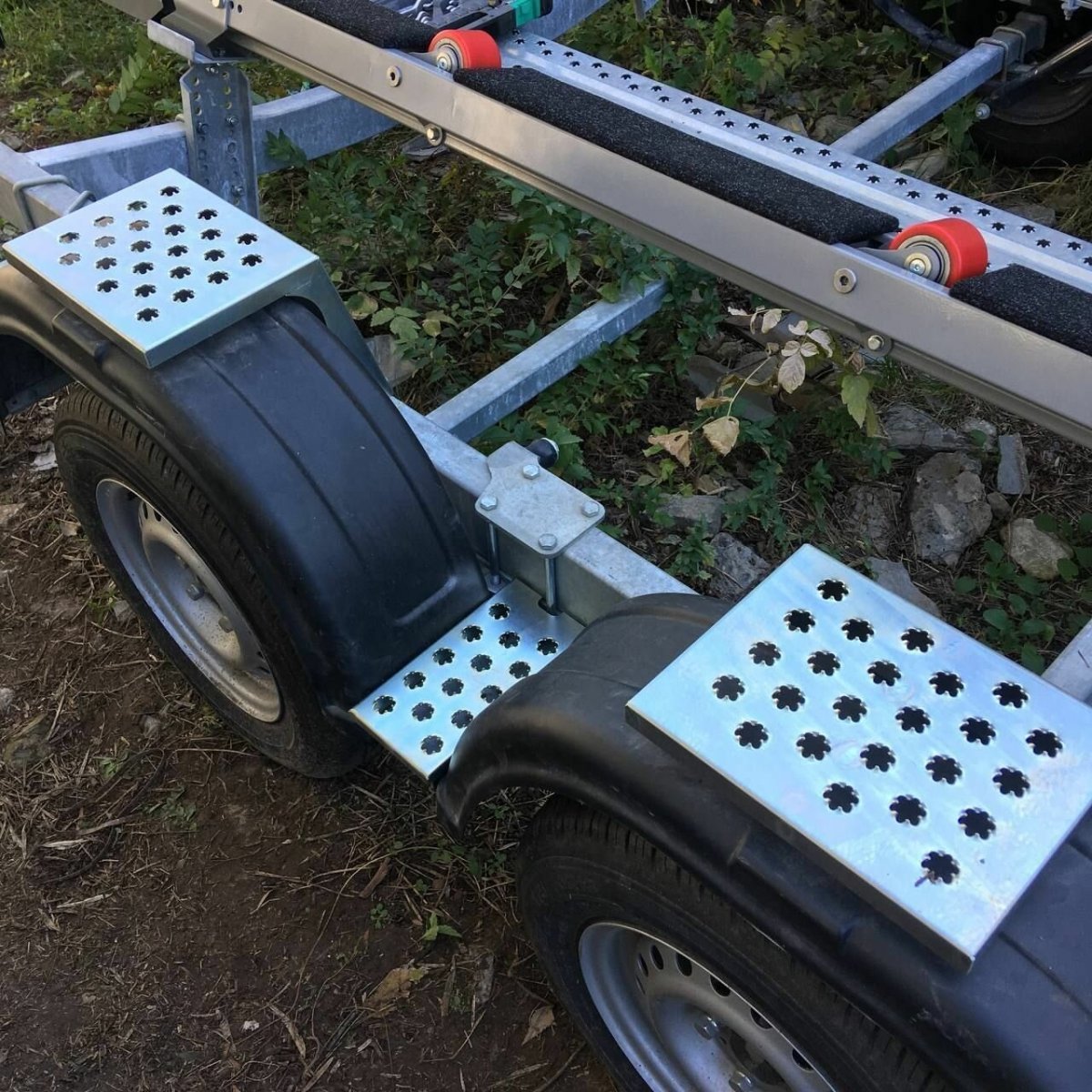 Подножка на крыло прицепа МЗСА