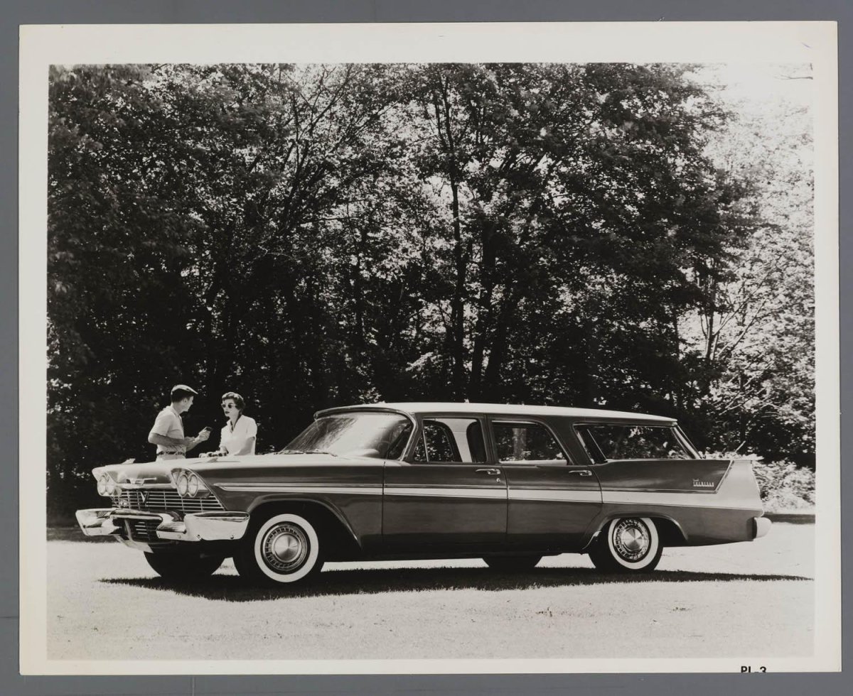 Plymouth Suburban 1958