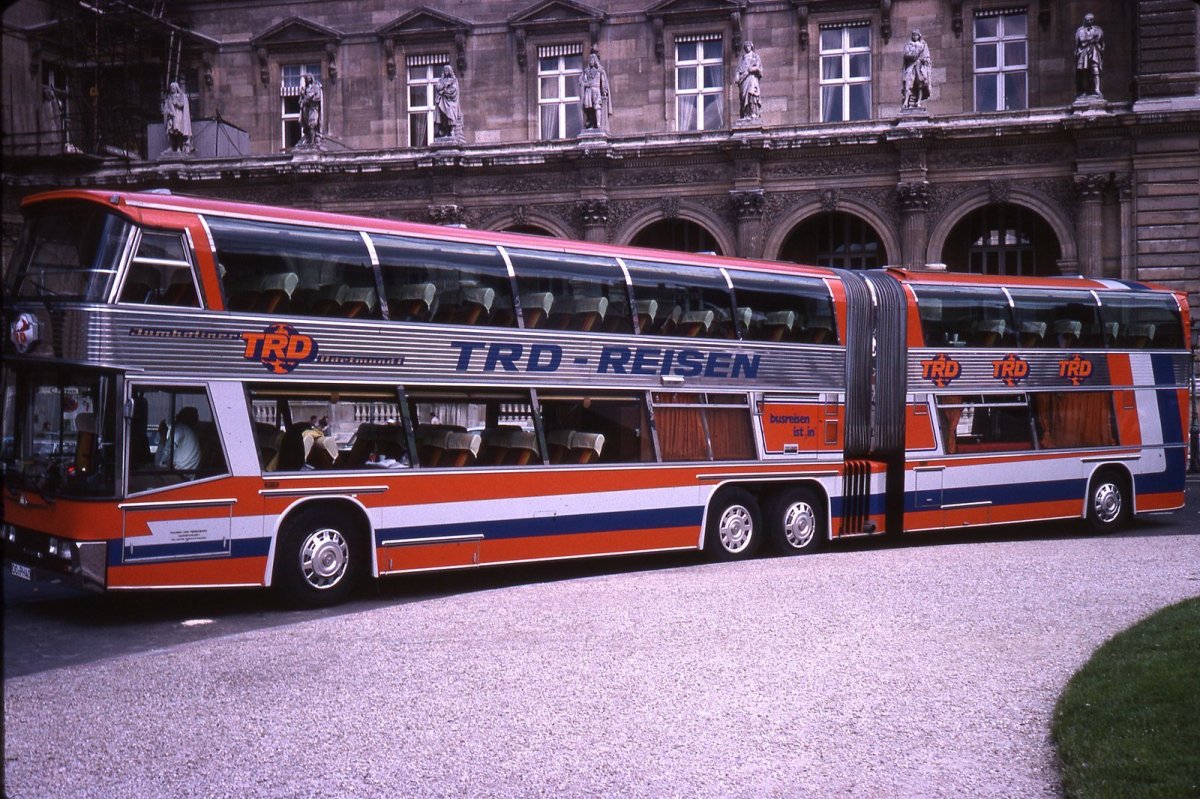 Автобус двухэтажный Неоплан