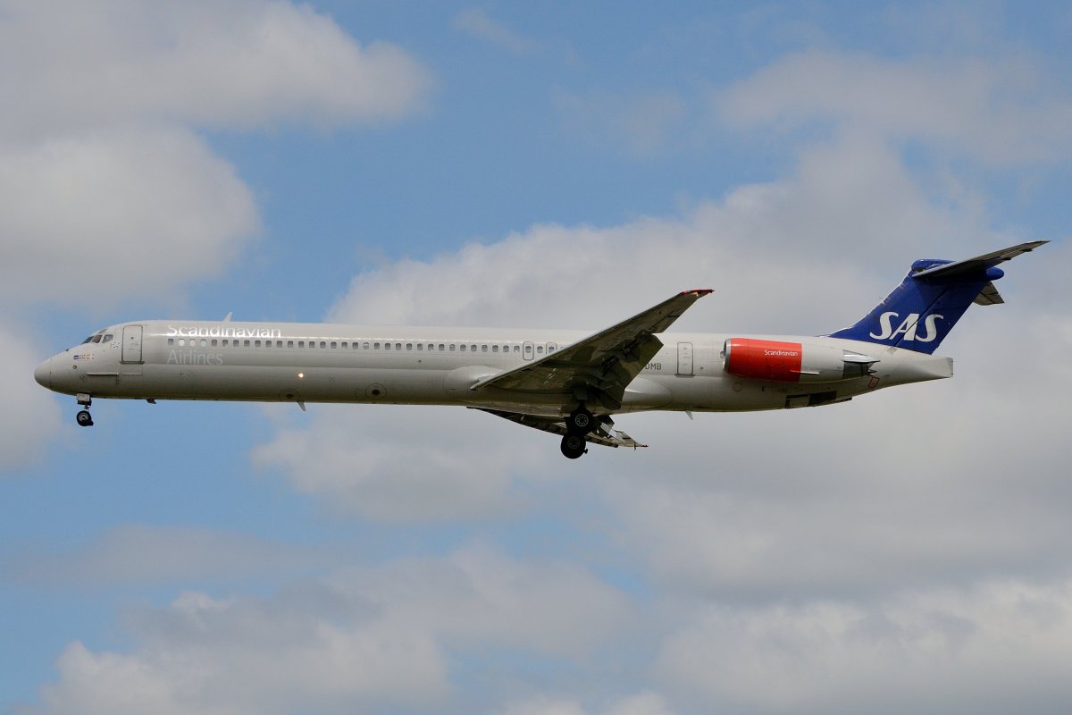 Дуглас МД 81