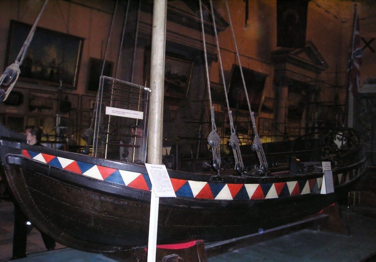 Ботик Святой Николай Петра 1