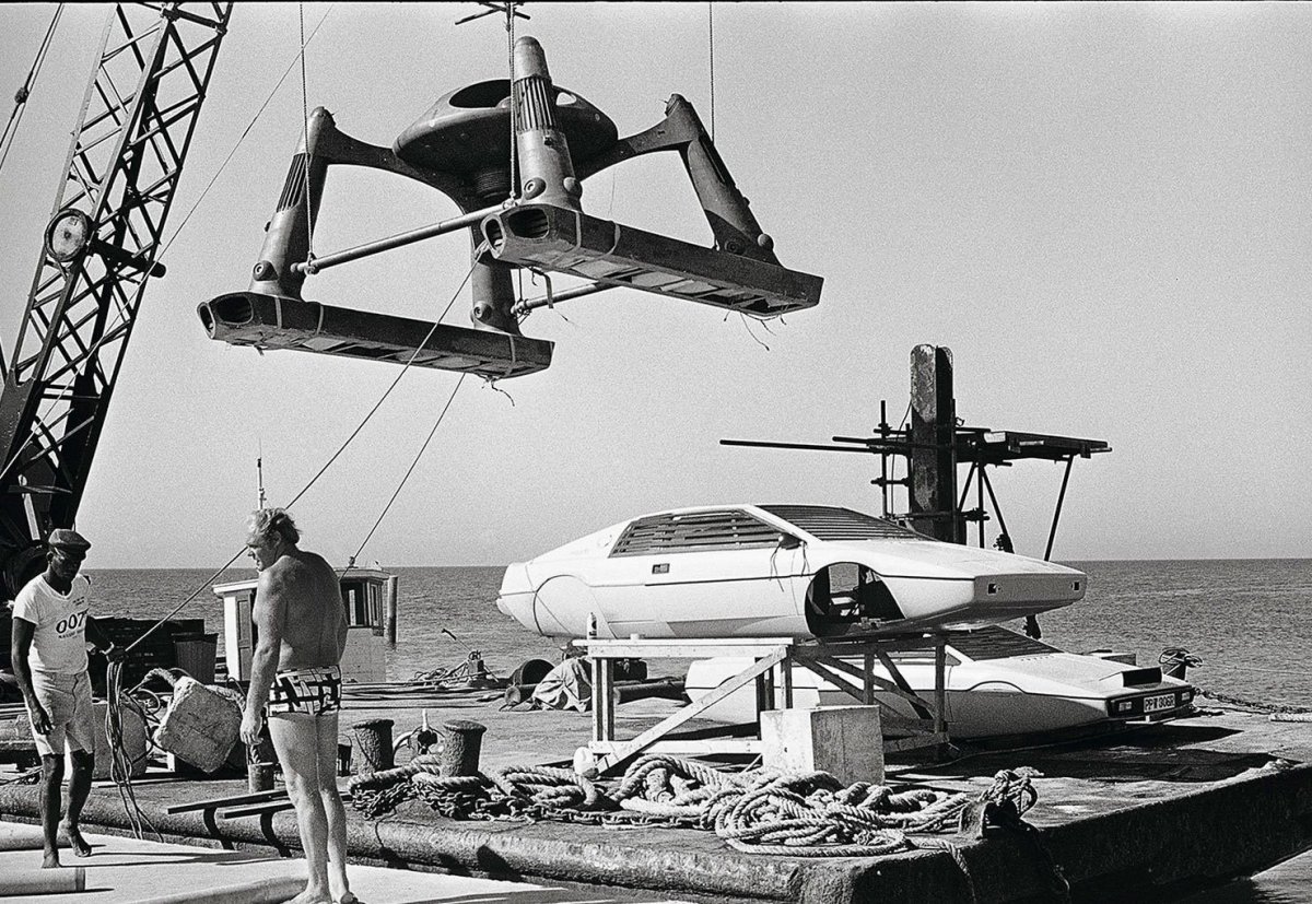 Лотус Джеймса Бонда