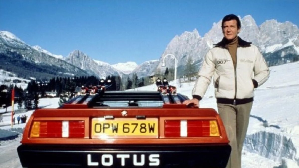 Lotus Esprit Roger Moore