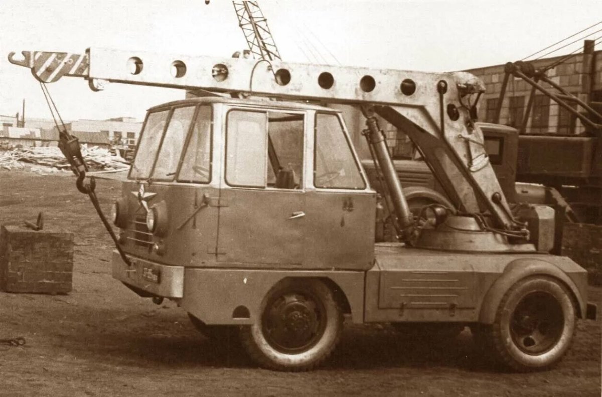 Пневмоколесный кран к-255