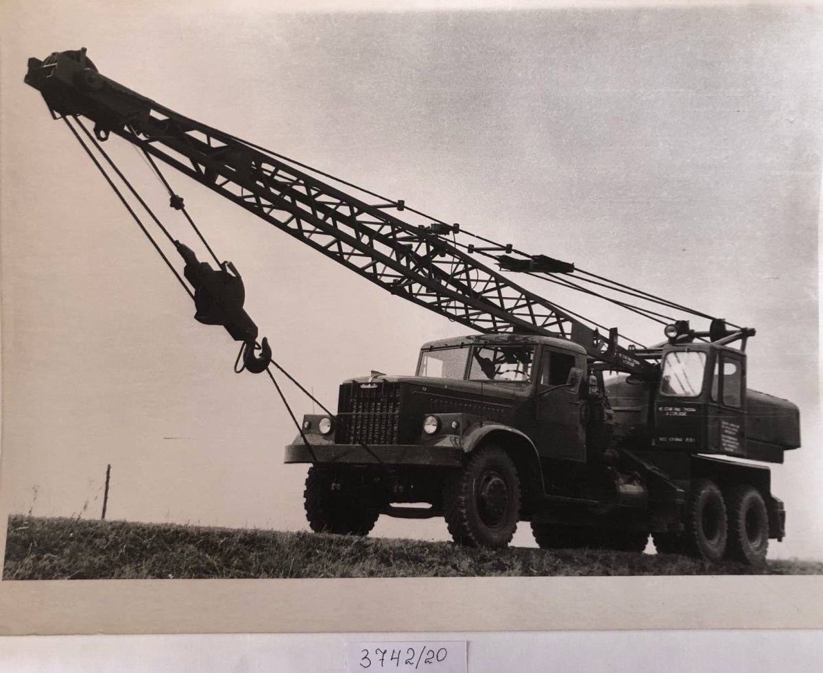 КРАЗ кран к 162