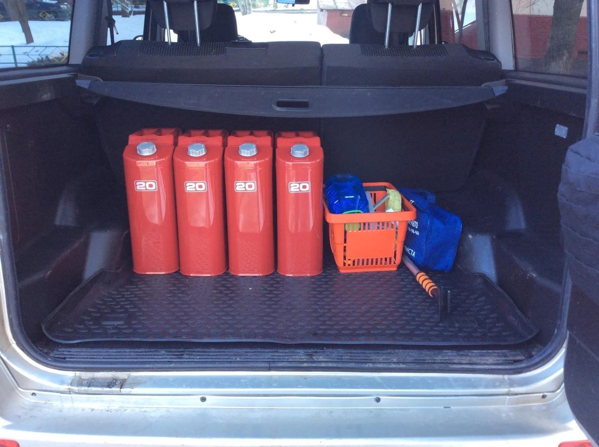 Канистра с бензином на УАЗ Патриот