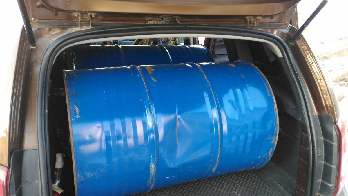Бочка 200 литров в багажник Рено Дастер