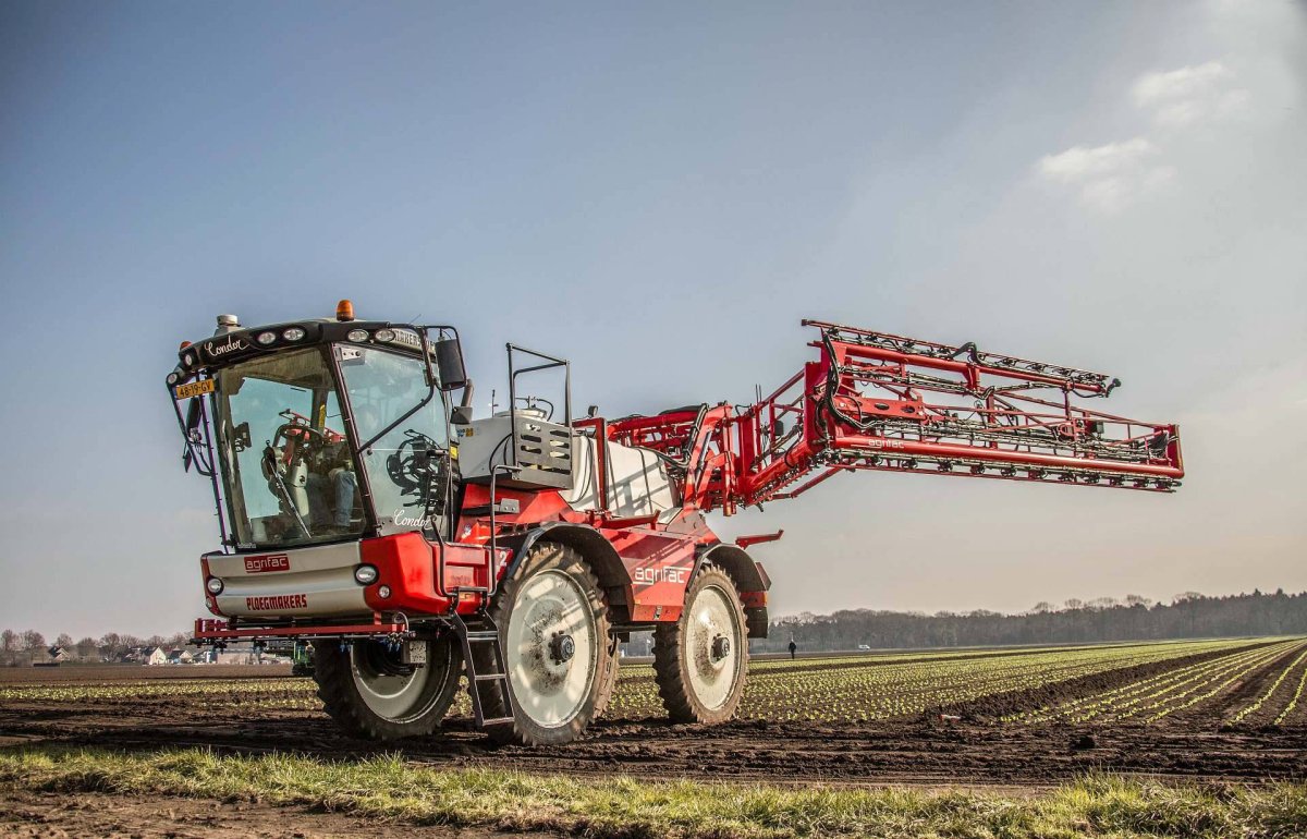 Агрифак опрыскиватель самоходный