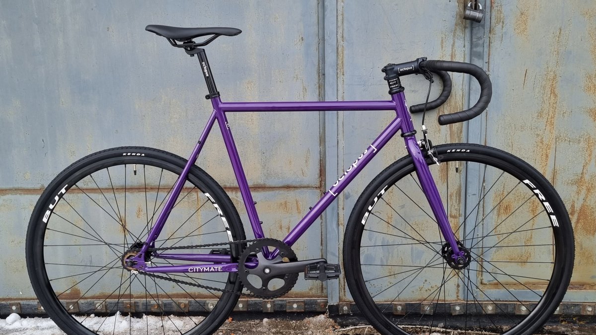 Велосипеды в ряд