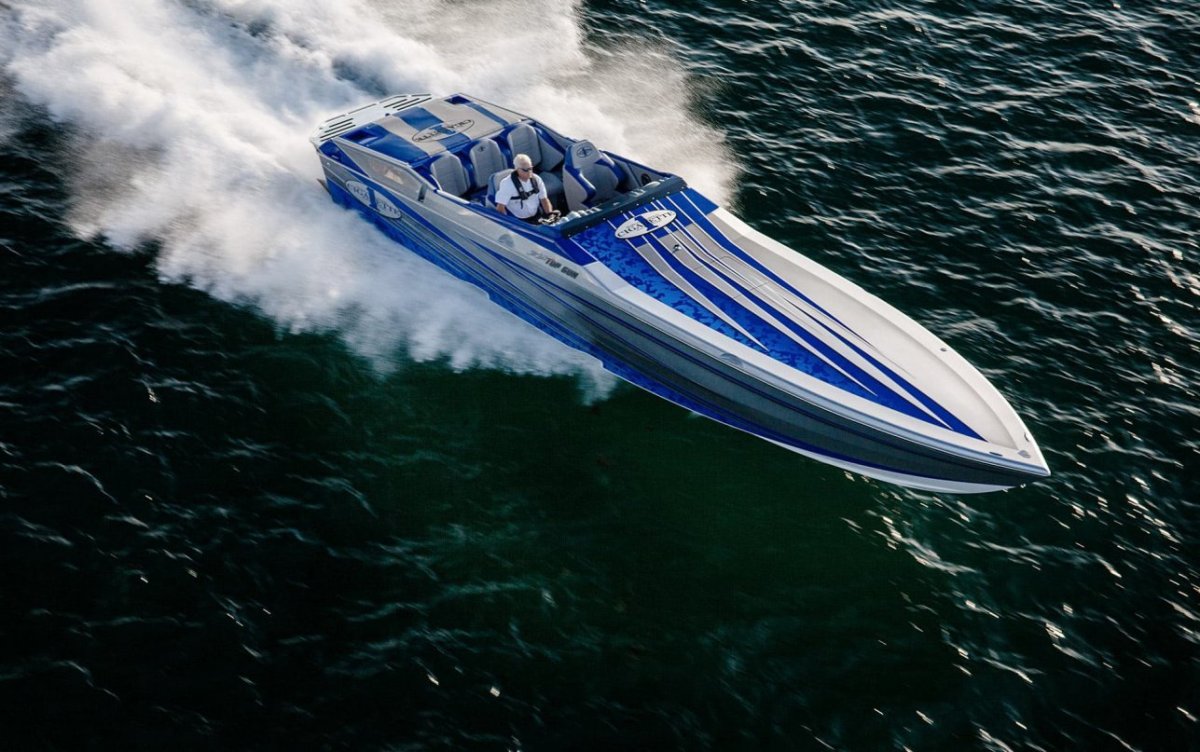 Катер cigarette 38 Top Gun