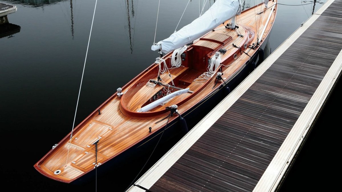 Парусная яхта спирит 111